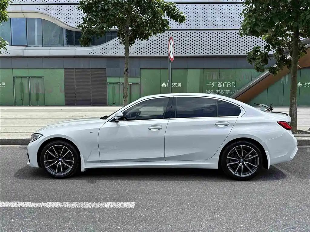 BMW 3 Series 2021 — фото 10