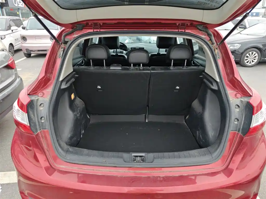 Nissan Tiida 2018 — фото 19