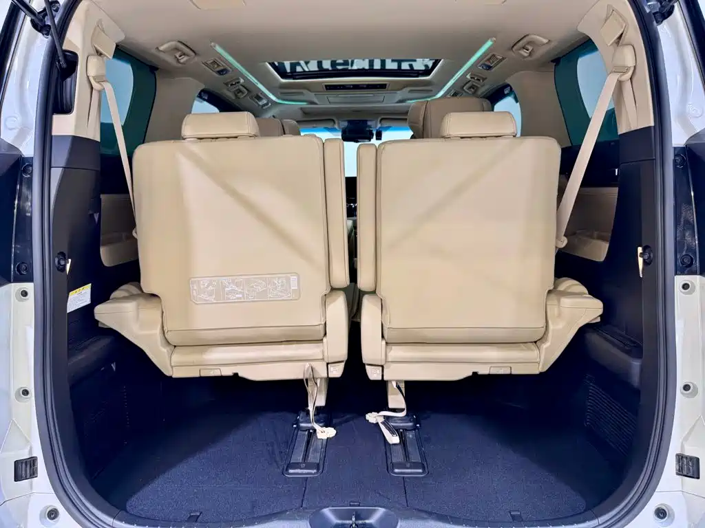 Toyota Vellfire 2023 — фото 23