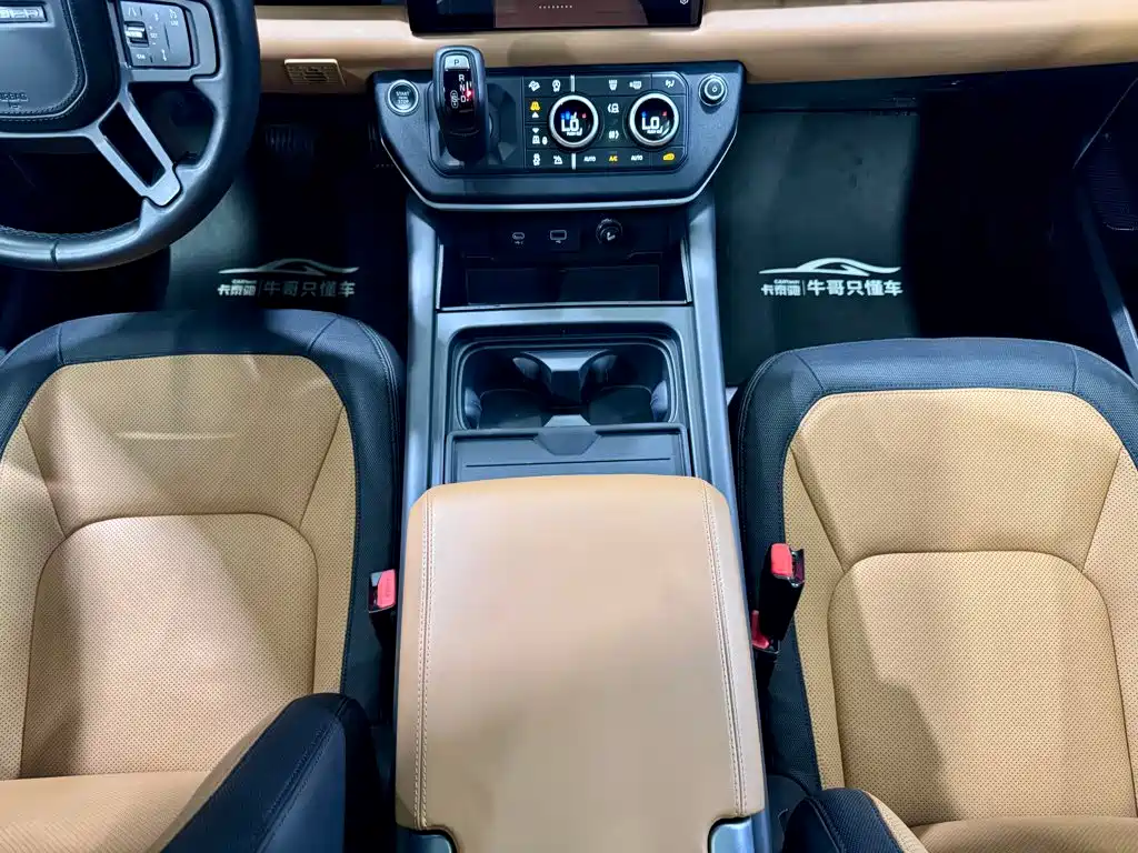 Land Rover Defender 2022 — фото 29