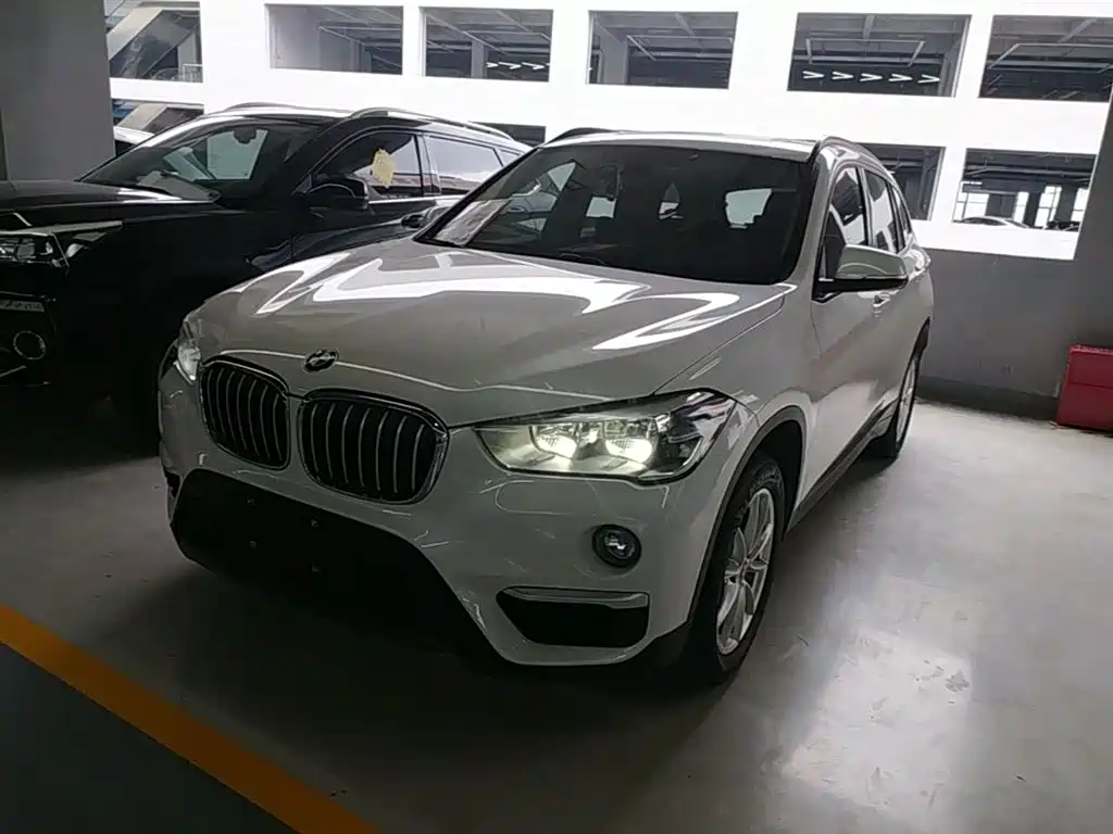 BMW X1 2018 — фото 1