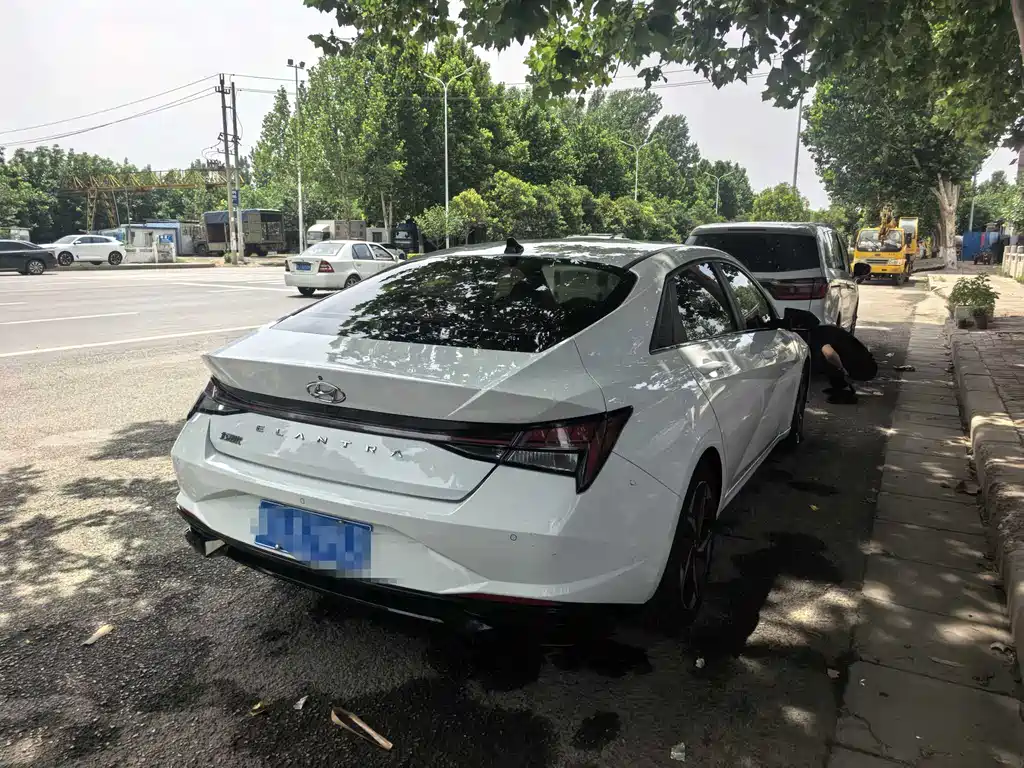 Hyundai Elantra 2022