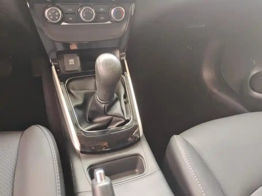 Nissan Sylphy 2017 — фото 15