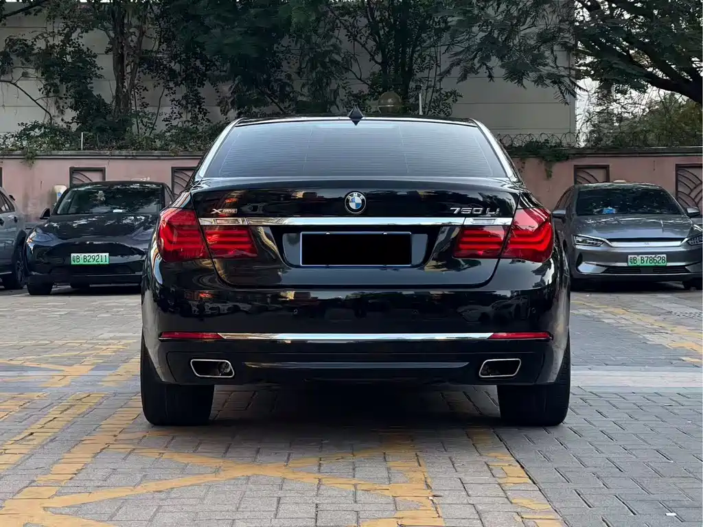 BMW 7 Series 2016 — фото 10