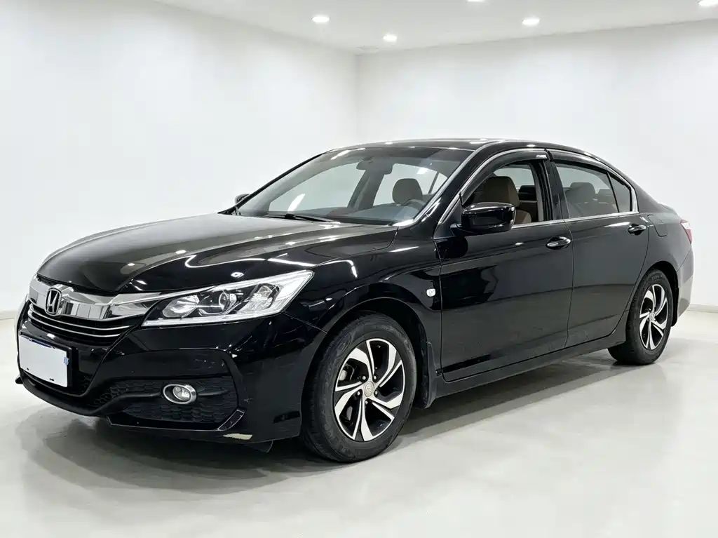 Honda Accord 2018 — фото 1