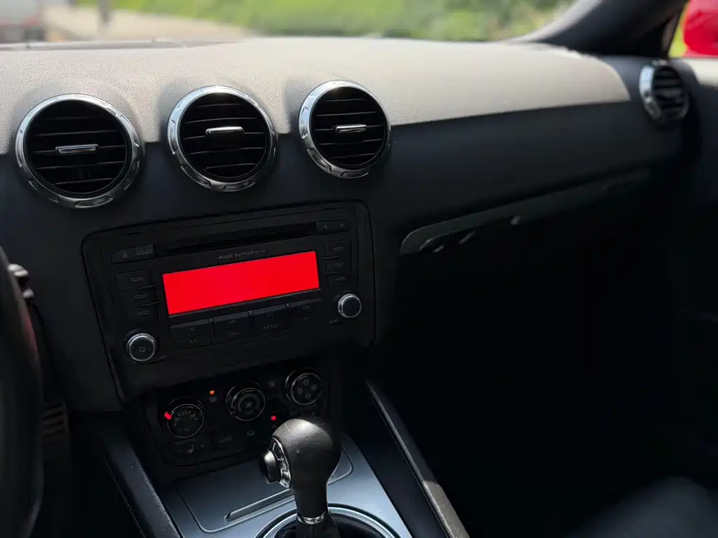 Audi TT 2008 — фото 13