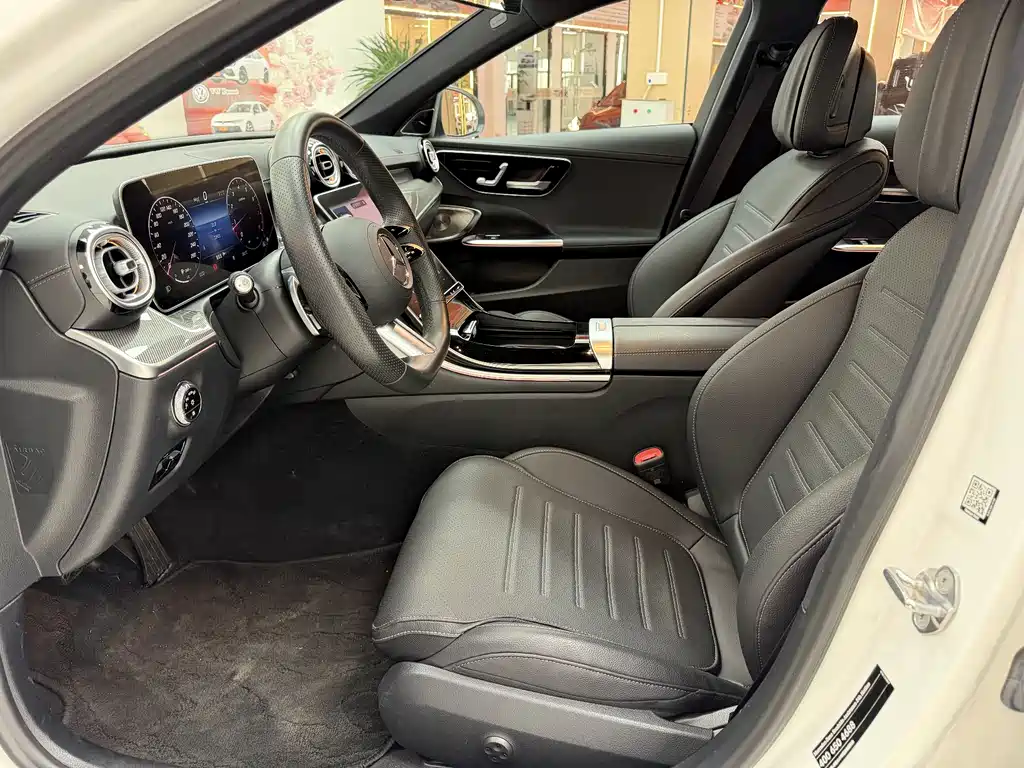 Mercedes-Benz C-Class 2023 — фото 6