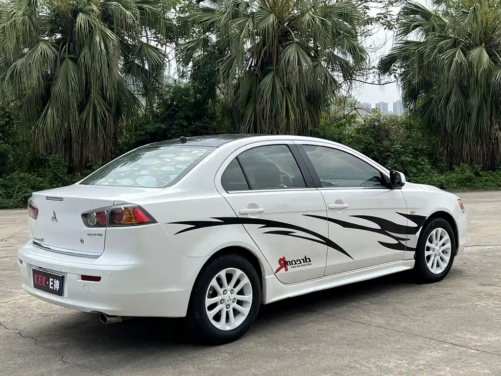 Mitsubishi Lancer EX 2013 — фото 15