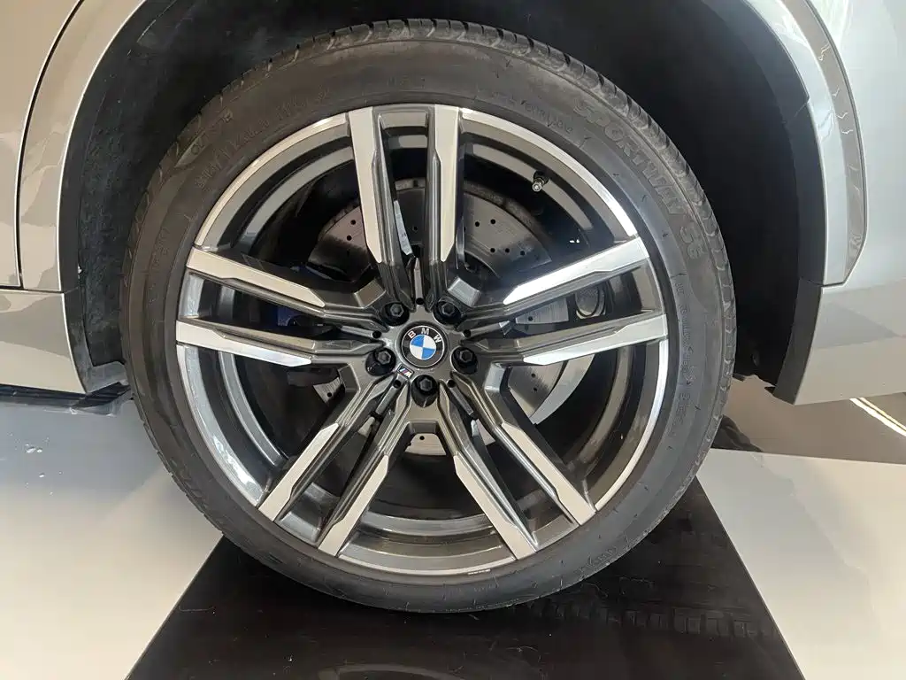 BMW X5 M 2021 — фото 11