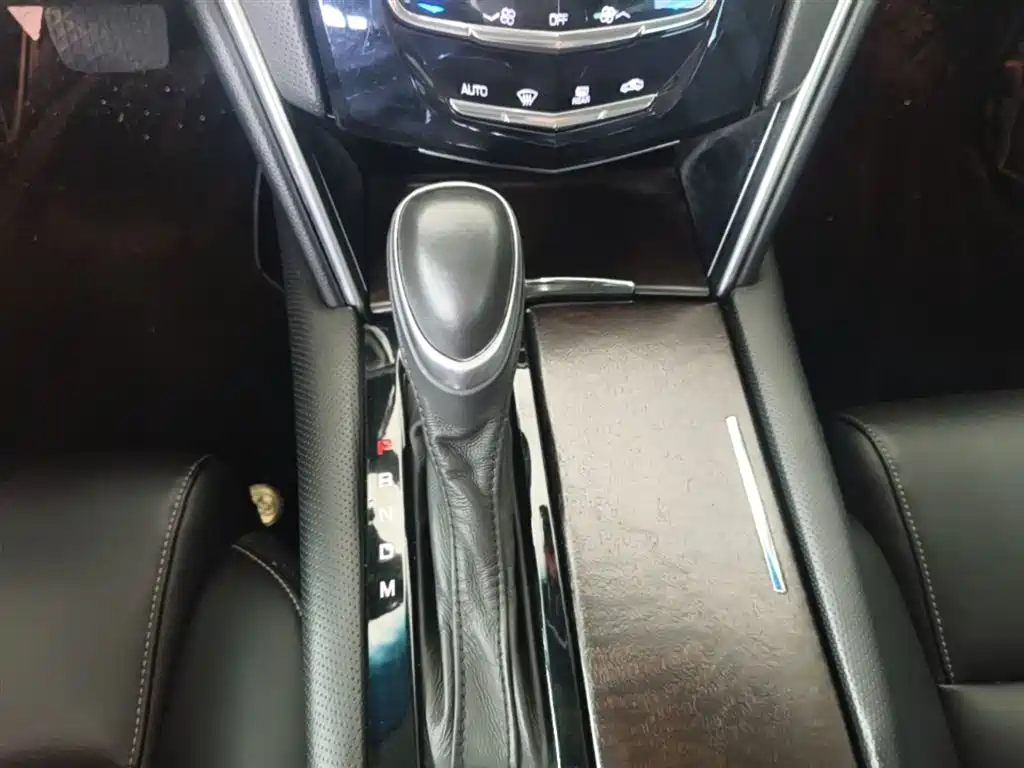Cadillac XTS 2020 — фото 14