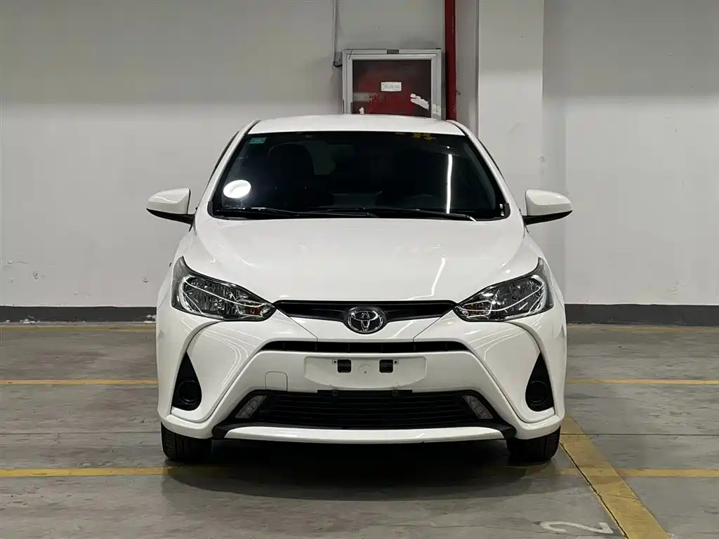 Toyota Yaris L 2022 — фото 2