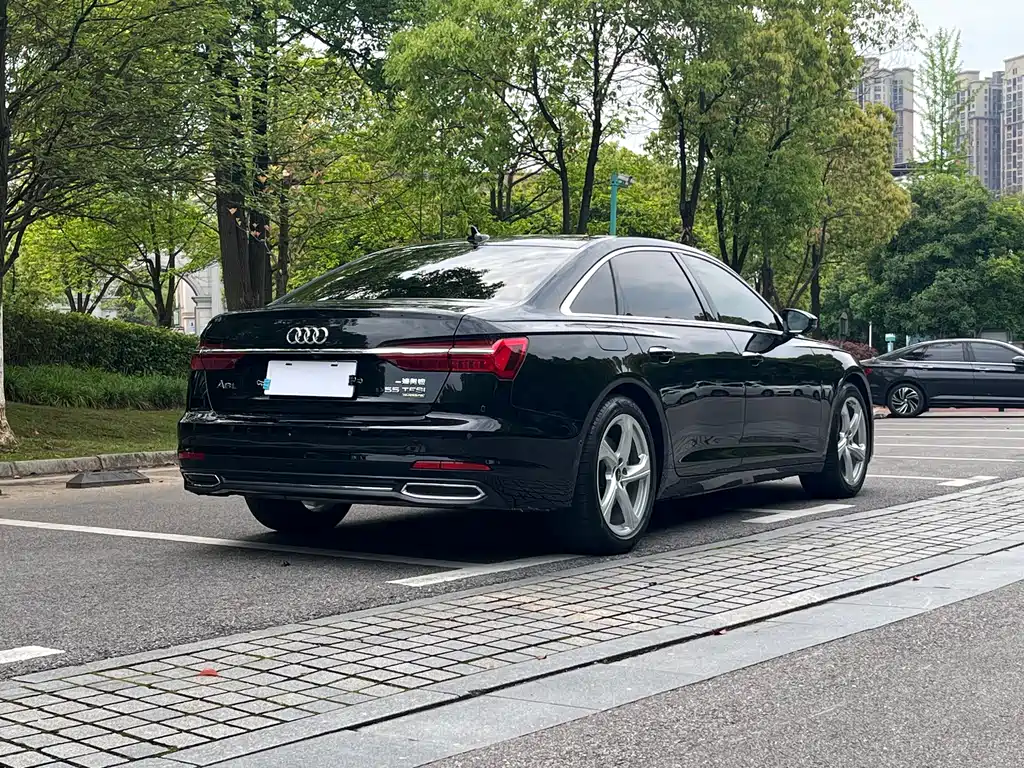 Audi A6L 2022