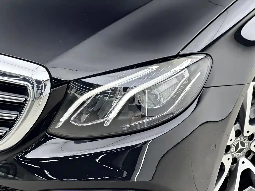 Mercedes-Benz E-Class 2019 — фото 13