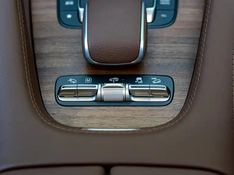 Mercedes-Benz GLS 2026 — фото 13