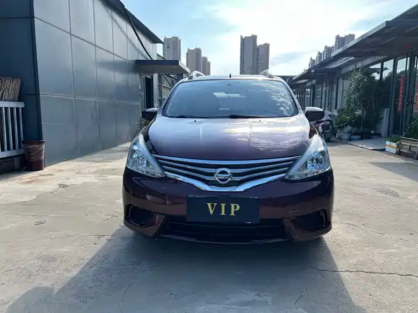 Nissan Livina 2013