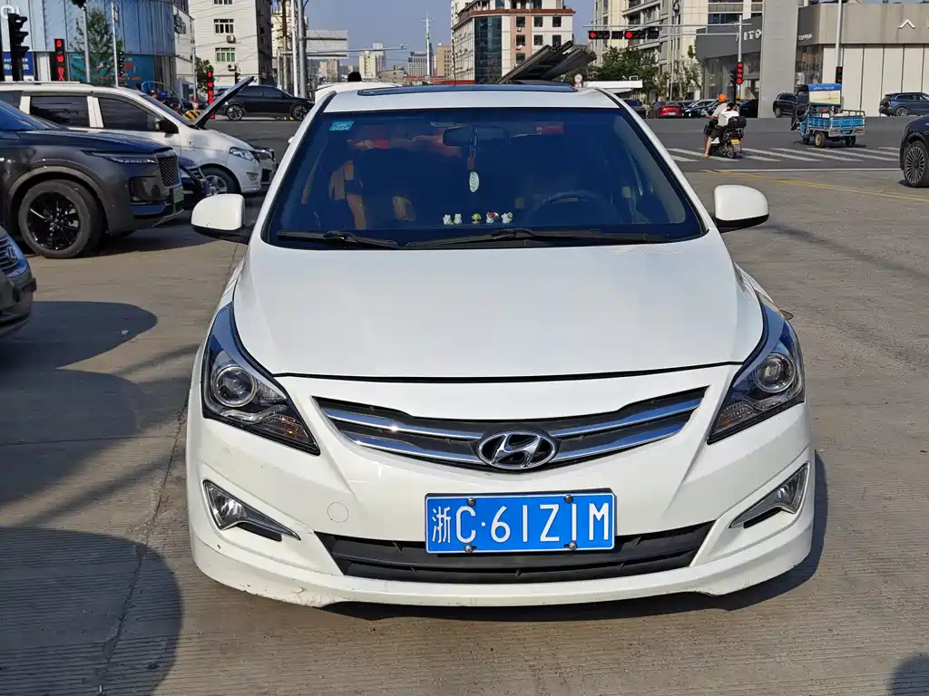 Hyundai Verna 2016 — фото 2