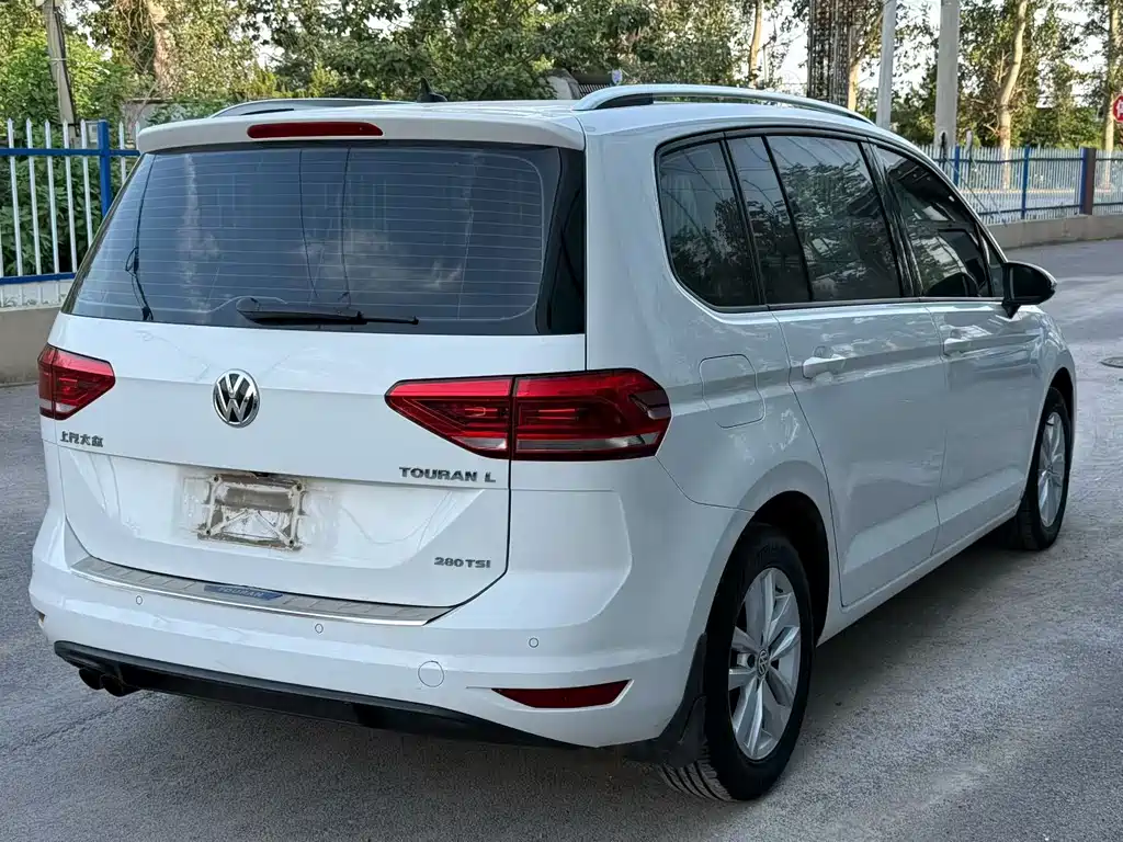 Volkswagen Touran 2016
