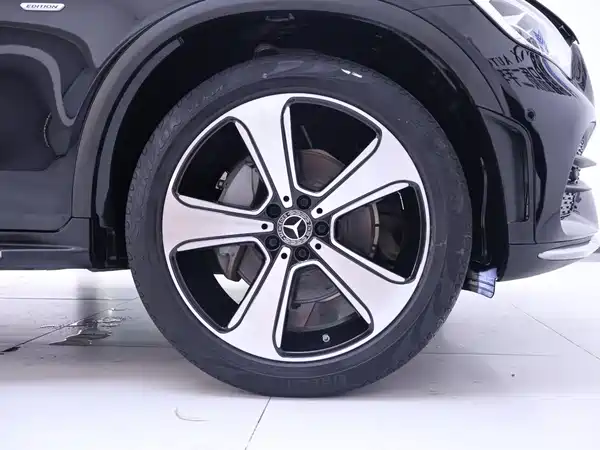 Mercedes-Benz GLC 2023