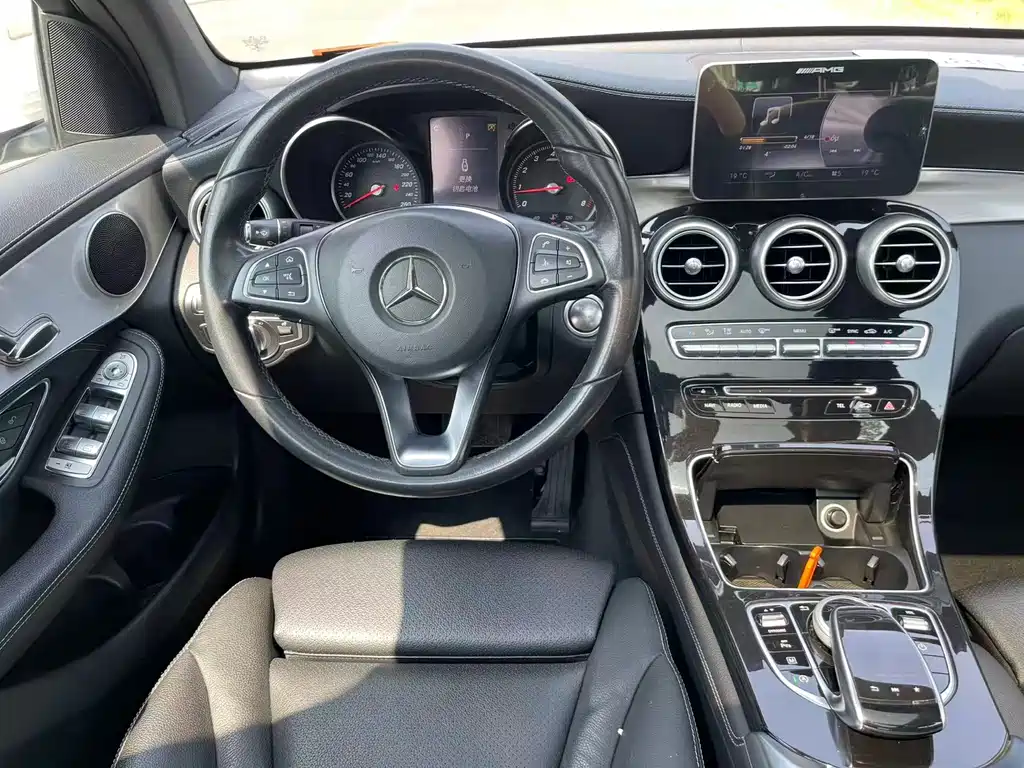 Mercedes-Benz GLC 2017 — фото 12