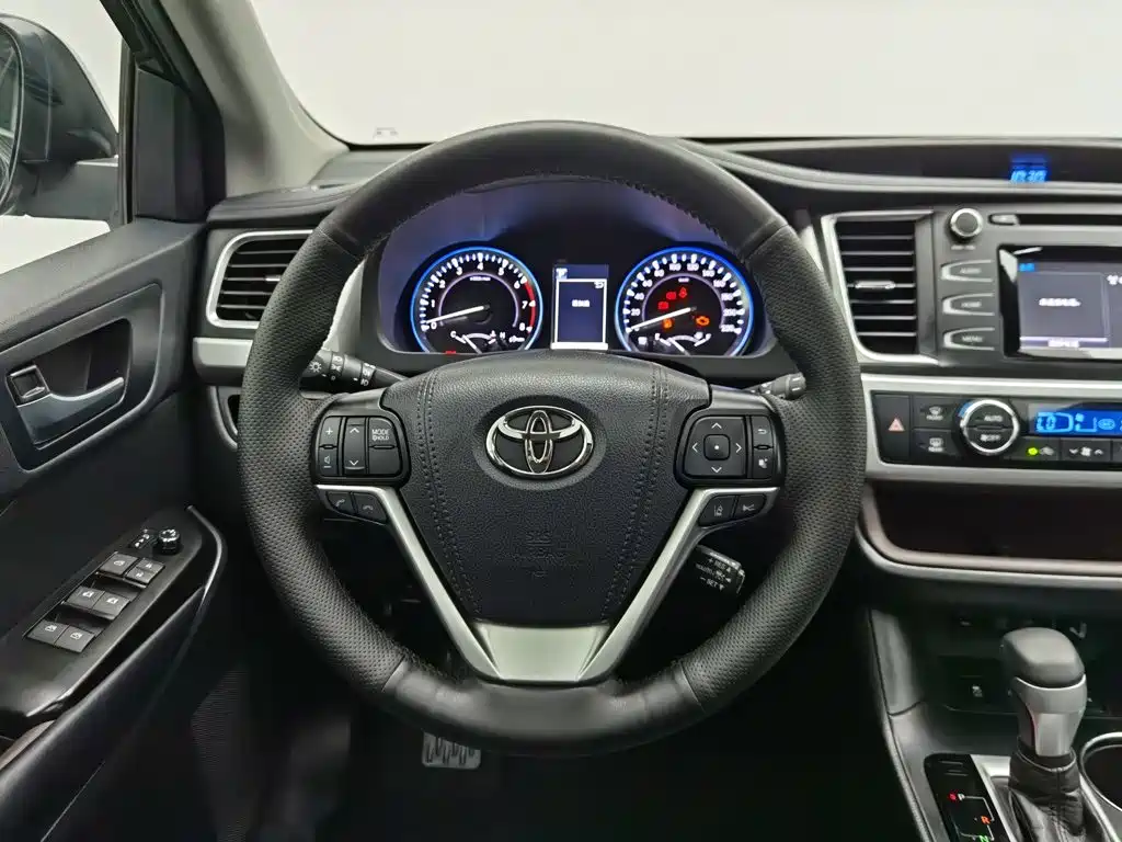 Toyota Highlander 2020 — фото 11