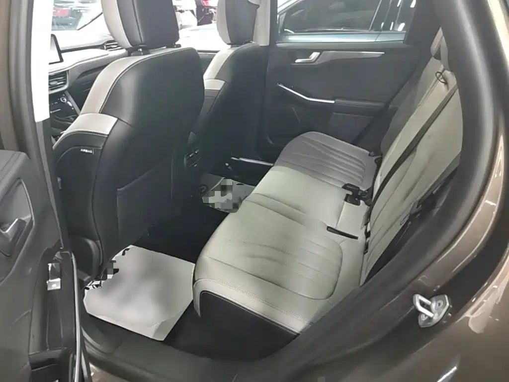 Ford Edge 2020 — фото 17