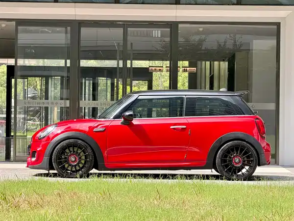 MINI MINI 2019