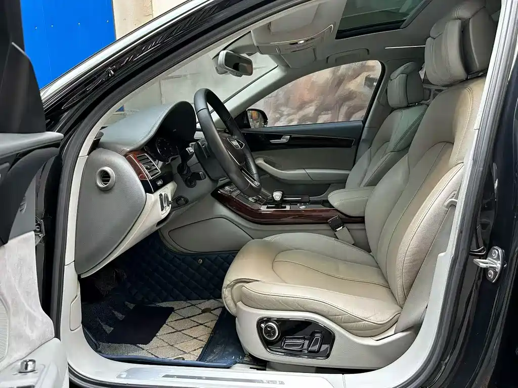 Audi A8 2011