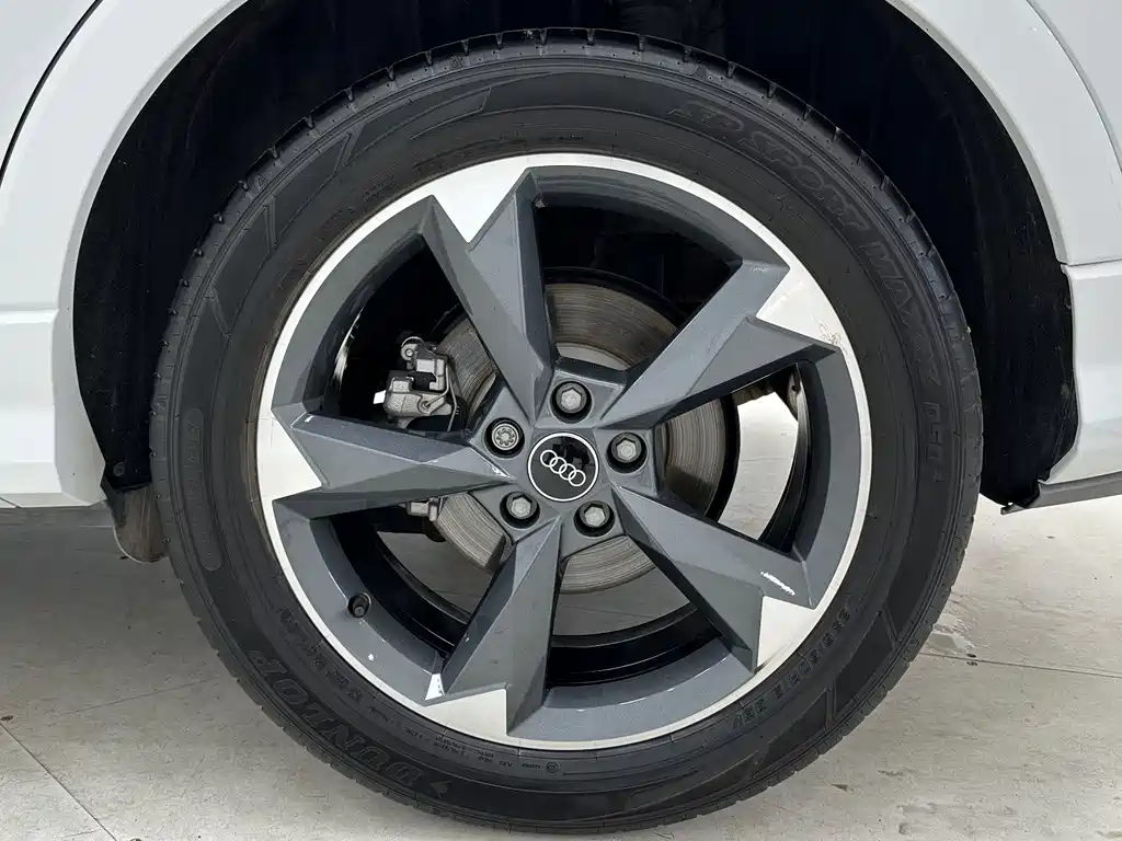 Audi Q3 2023 — фото 17