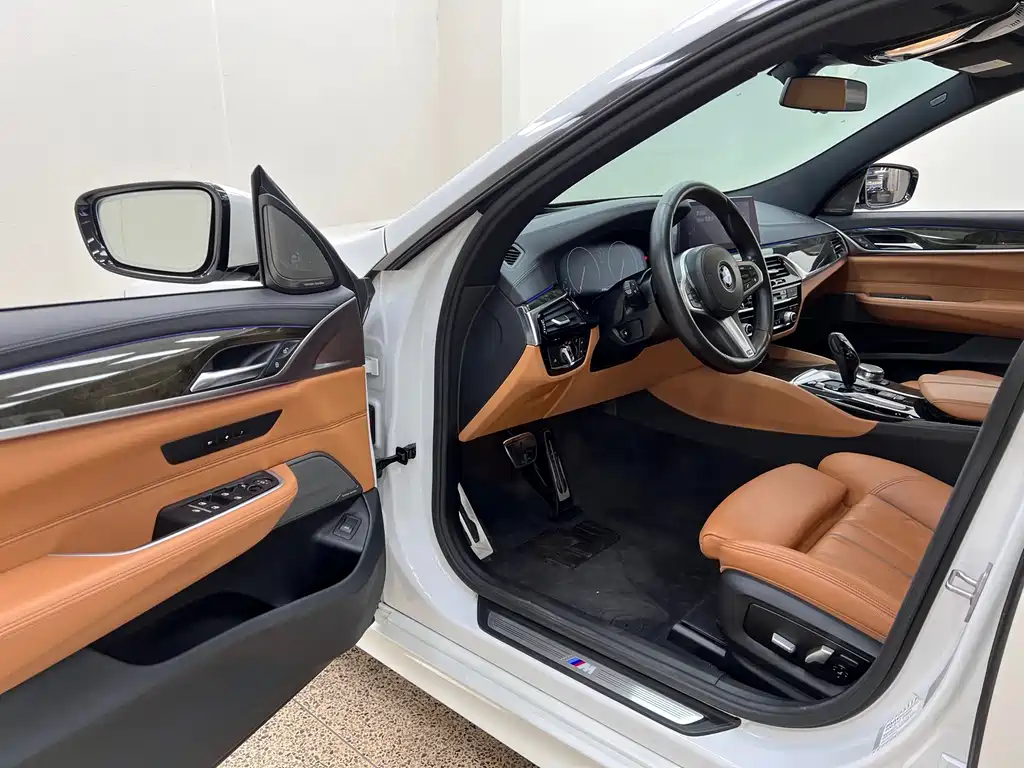 BMW 6 Series GT 2019 — фото 18