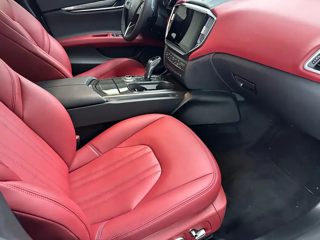 Maserati Ghibli 2021 — фото 15