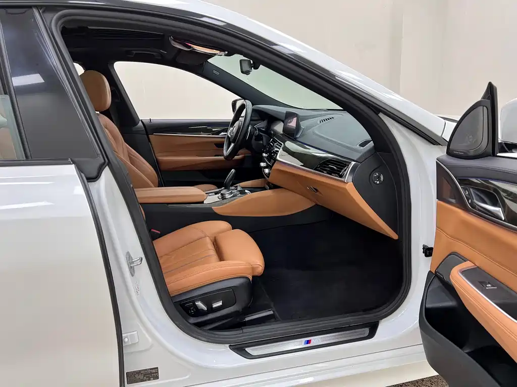 BMW 6 Series GT 2019 — фото 33