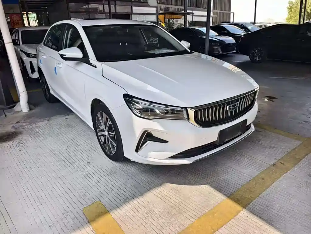 Geely Emgrand 2021
