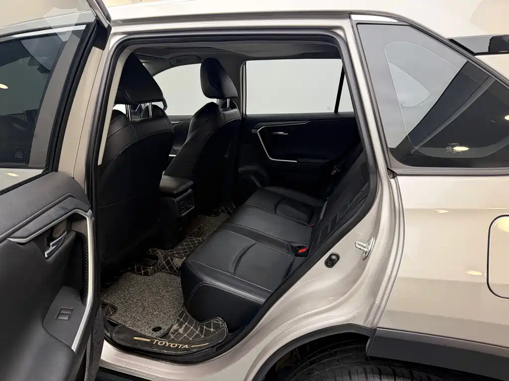 Toyota Wildlander 2022 — фото 15