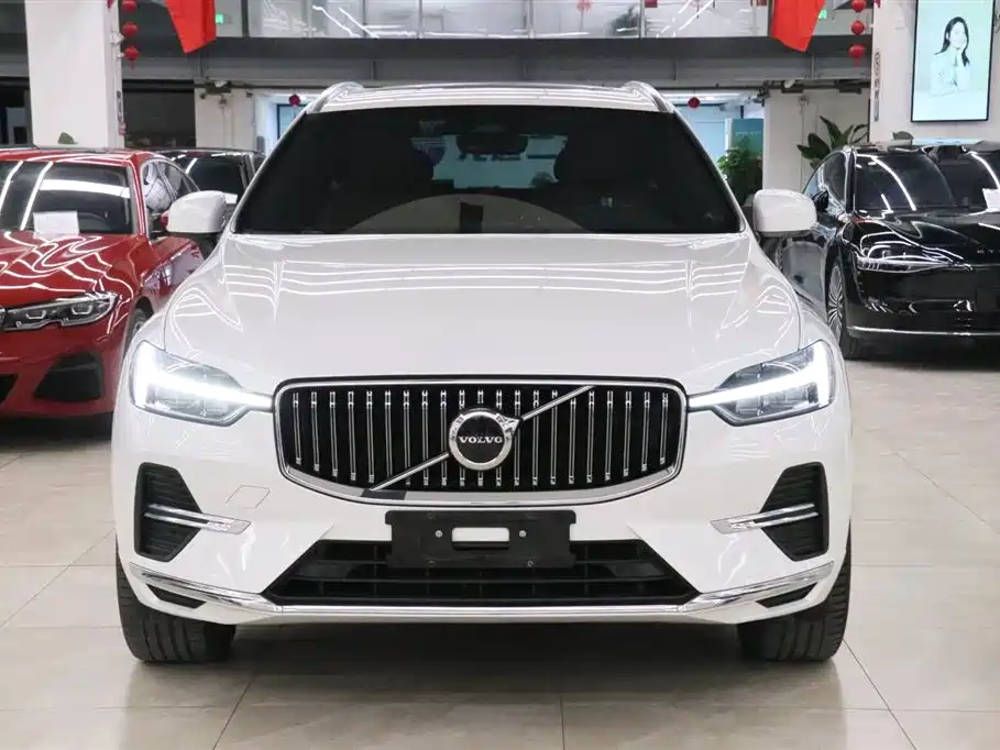 Volvo XC60 2023 — фото 2