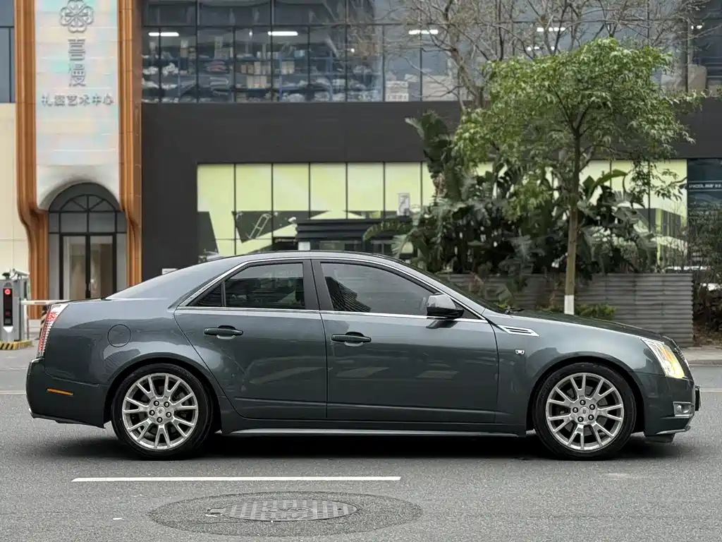Cadillac CTS 2011 — фото 19