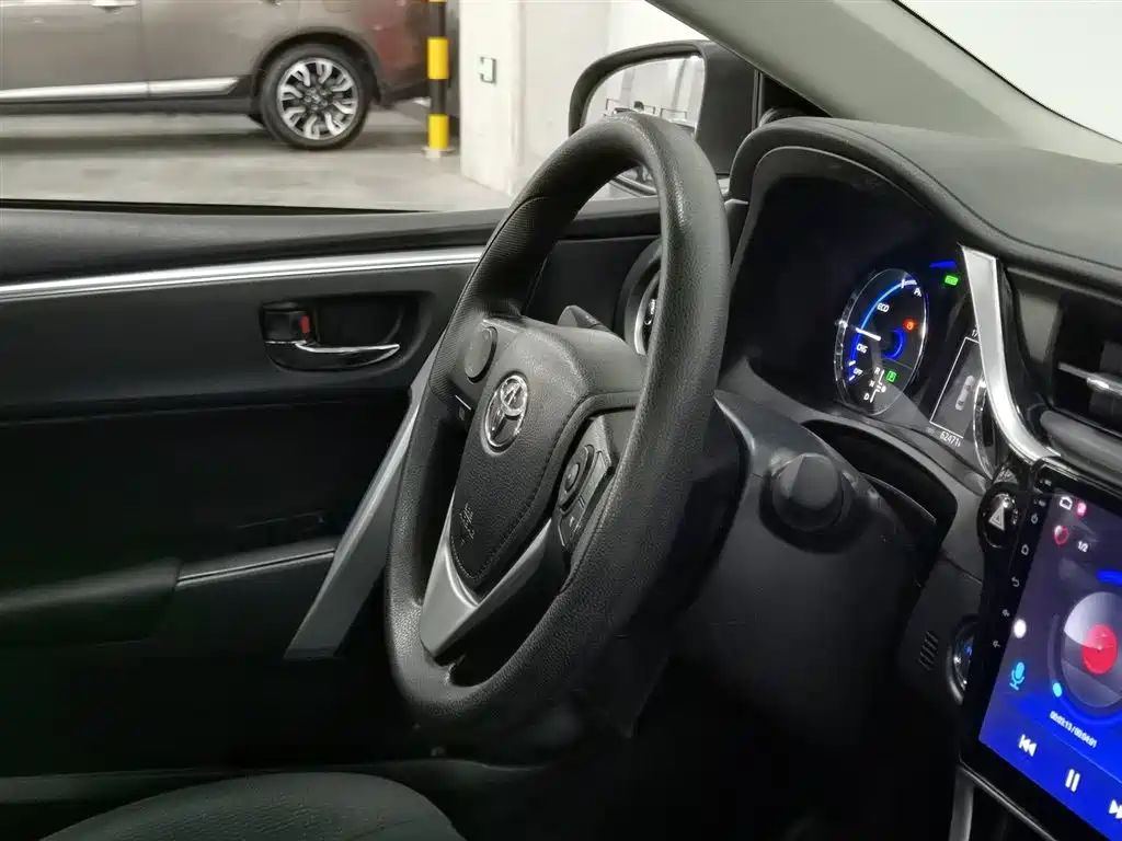 Toyota Corolla Hybrid 2022 — фото 22