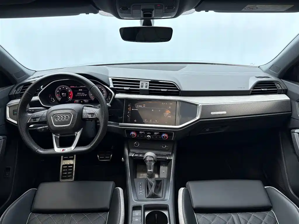 Audi Q3 Sportback 2024 — фото 9