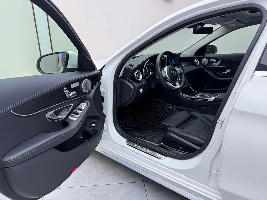 Mercedes-Benz C-Class 2020