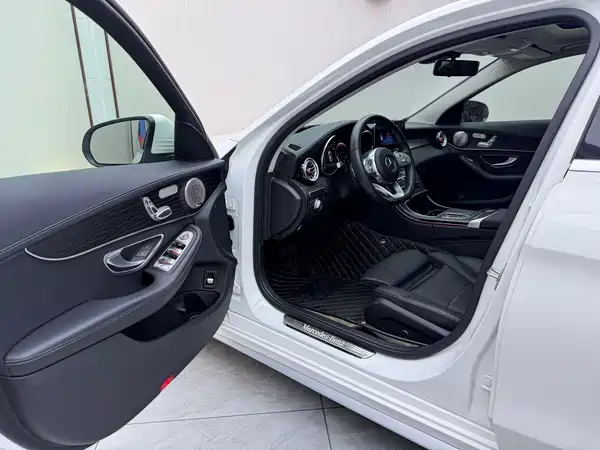 Mercedes-Benz C-Class 2020