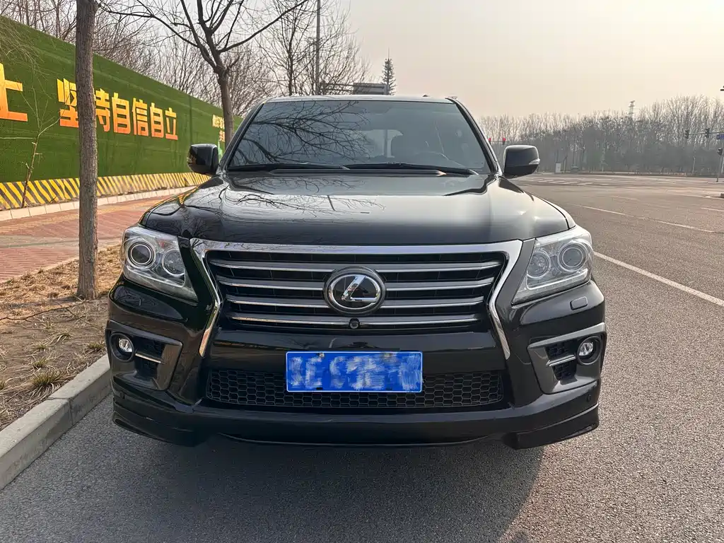Lexus LX 2015 — фото 1