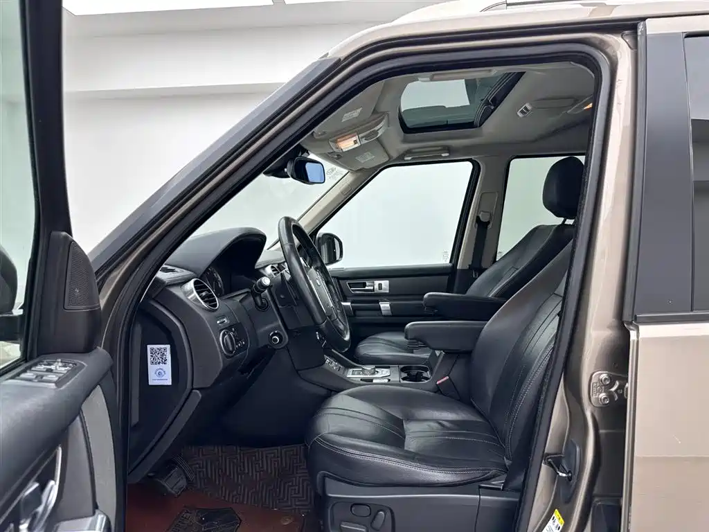 Land Rover Discovery 2015 — фото 16