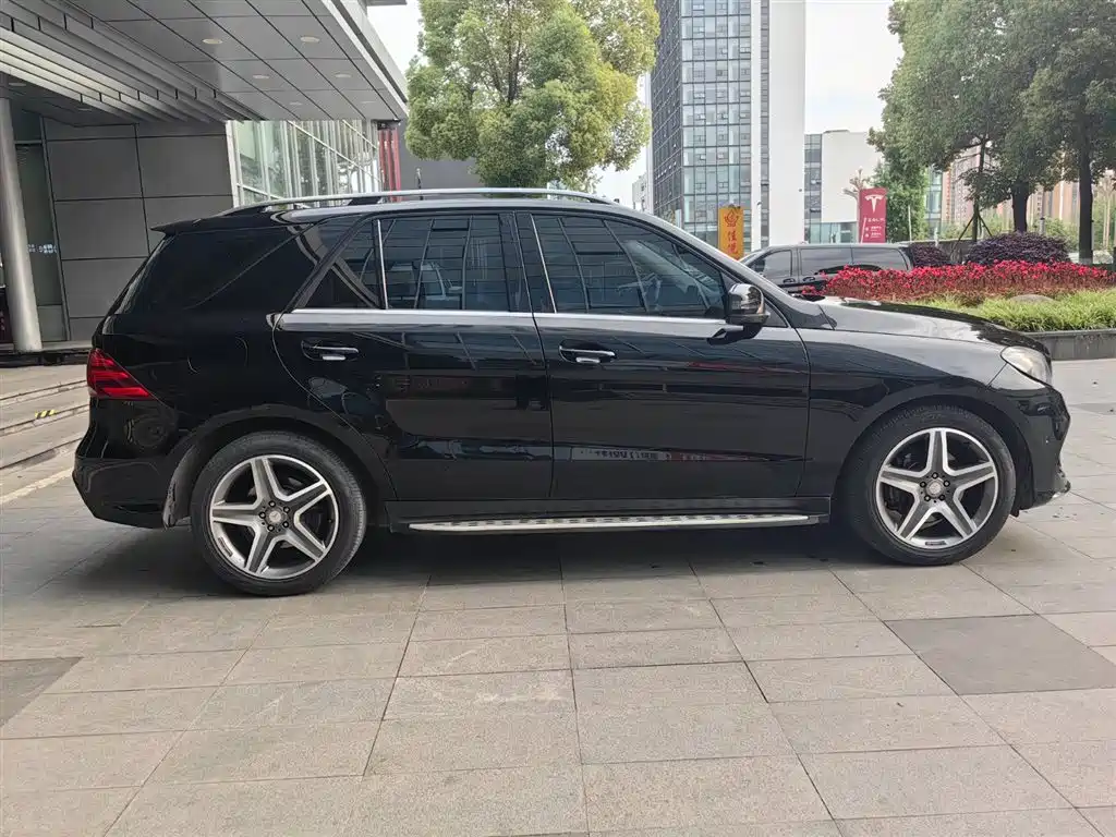 Mercedes-Benz GLE 2016 — фото 5