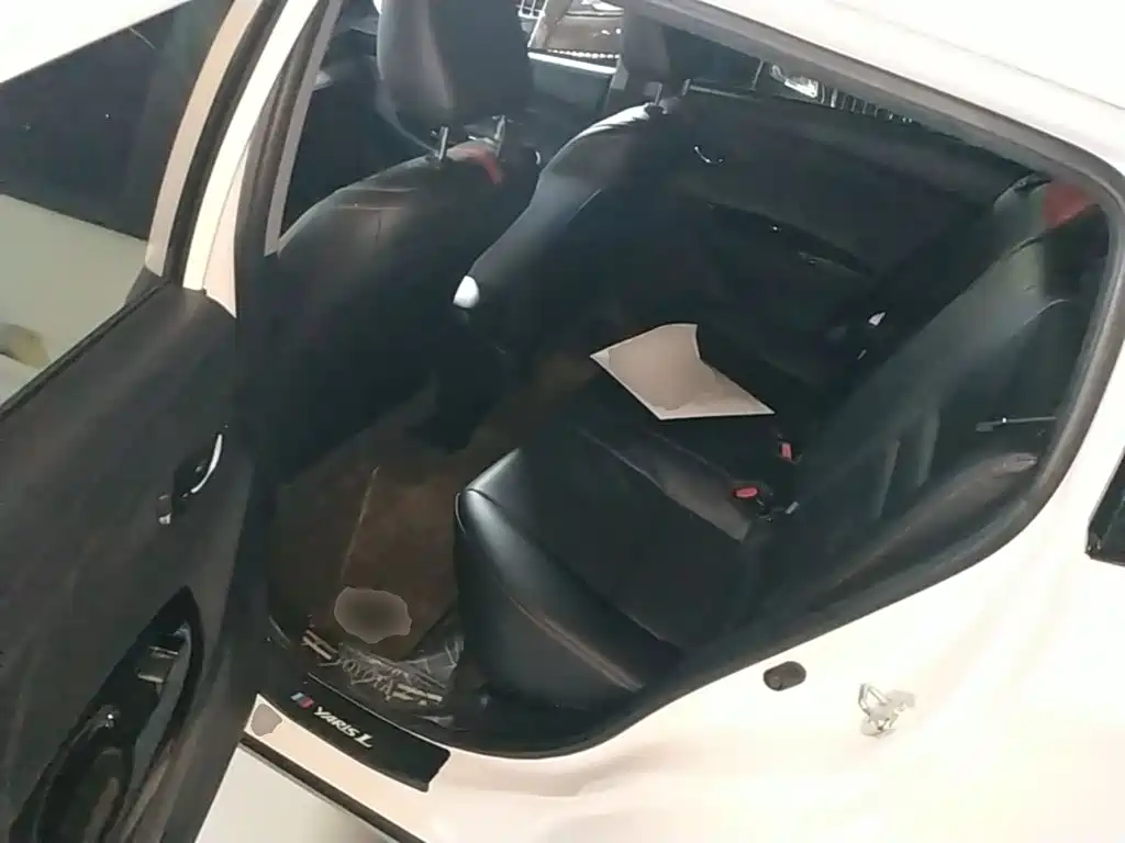 Toyota Yaris L 2023 — фото 17