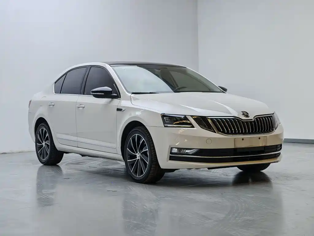 Skoda Octavia 2020 — фото 3