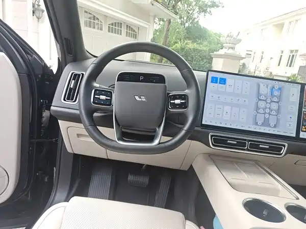 Li Auto L9 2025