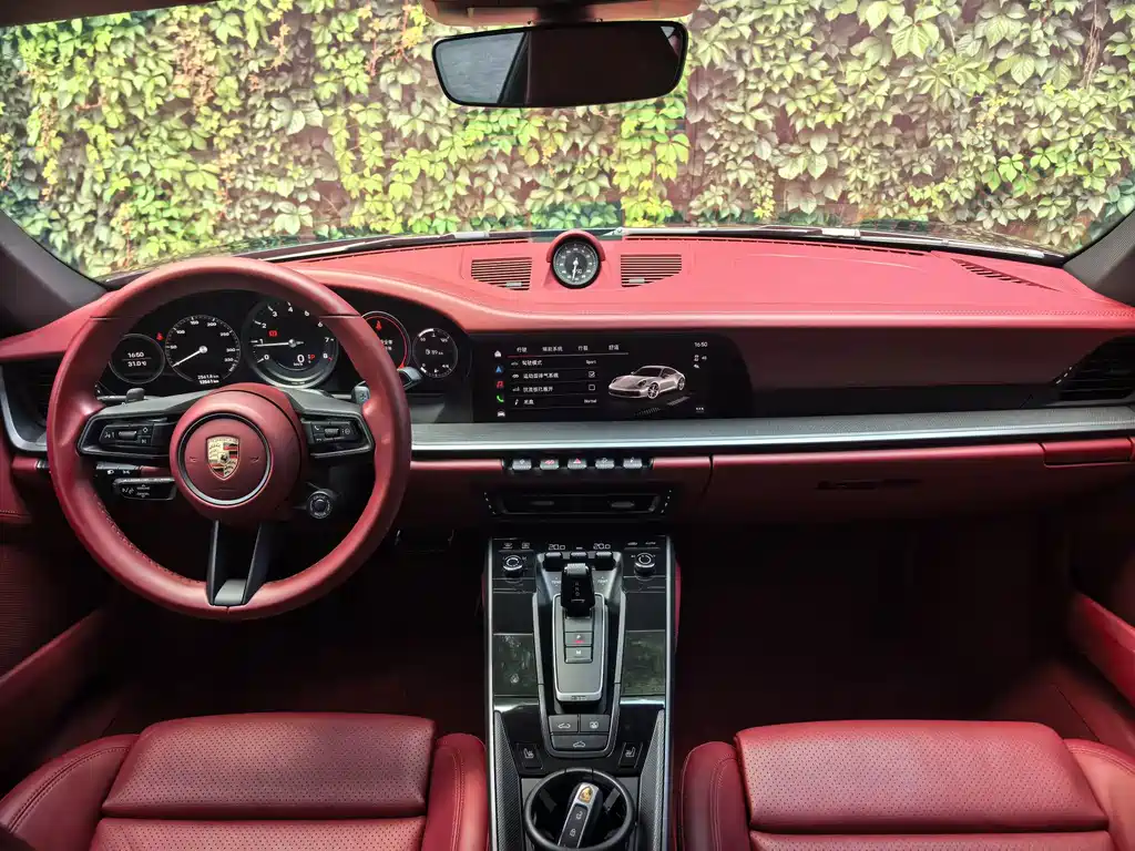 Porsche 911 2023 — фото 11