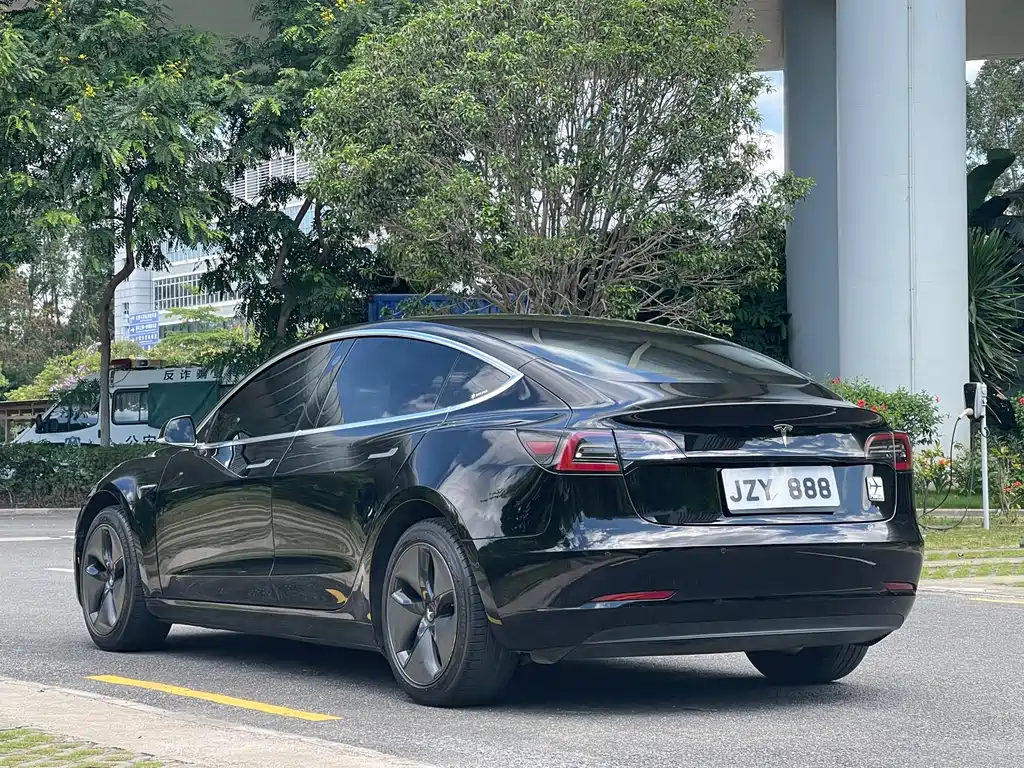 Tesla Model 3 2019 — фото 5
