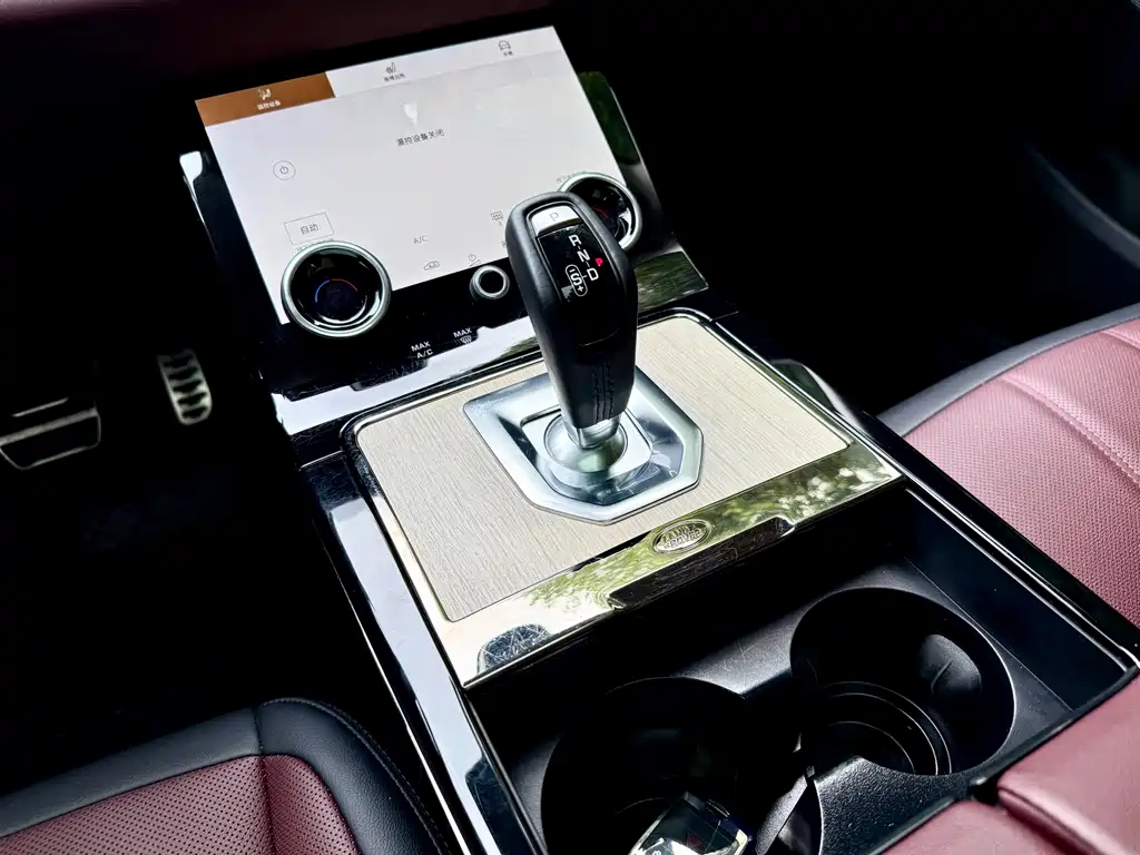 Land Rover Evoque 2022 — фото 10