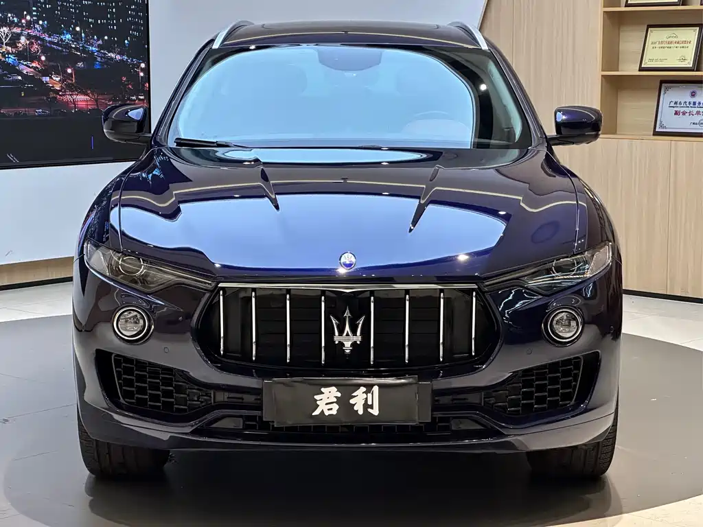 Maserati Levante 2018 — фото 12