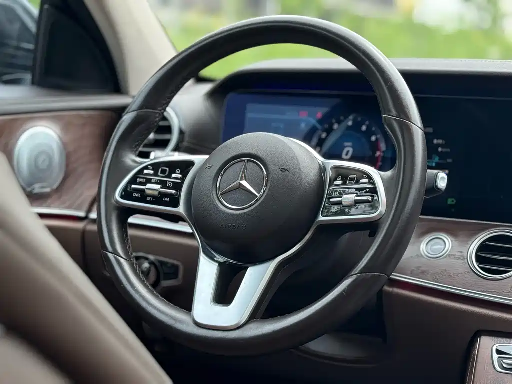Mercedes-Benz E-Class 2020 — фото 9
